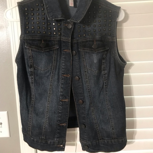 Denim vest with studs size medium. Great condition - Picture 5 of 5